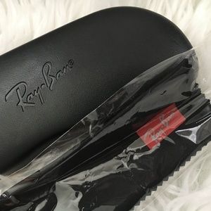 Ray-Ban black sunglass medium clamshell case
